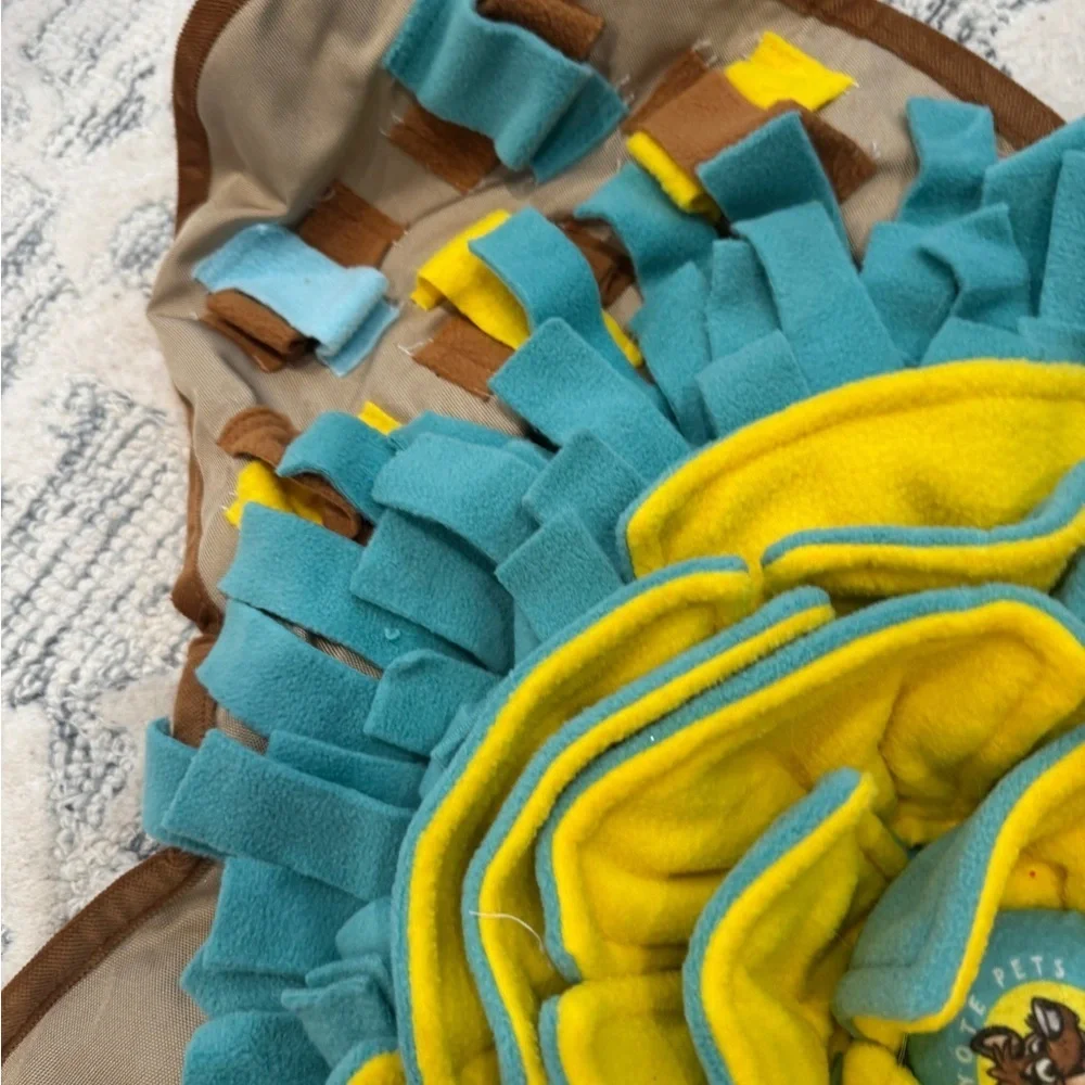 🎊HP🎉 Shy Coyote Pets Teal and Yellow Treat Find Dog Toy Mat